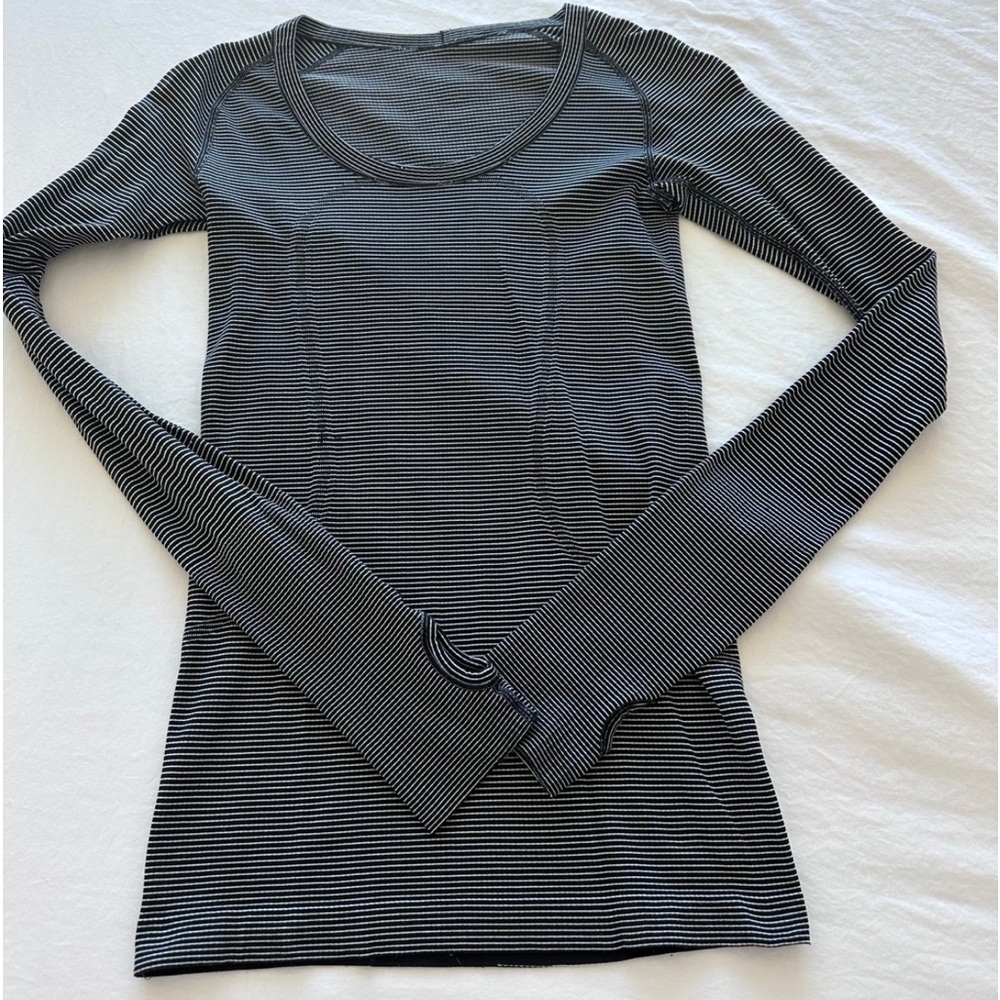 Lululemon Swiftly Tech Long Sleeved Size 4